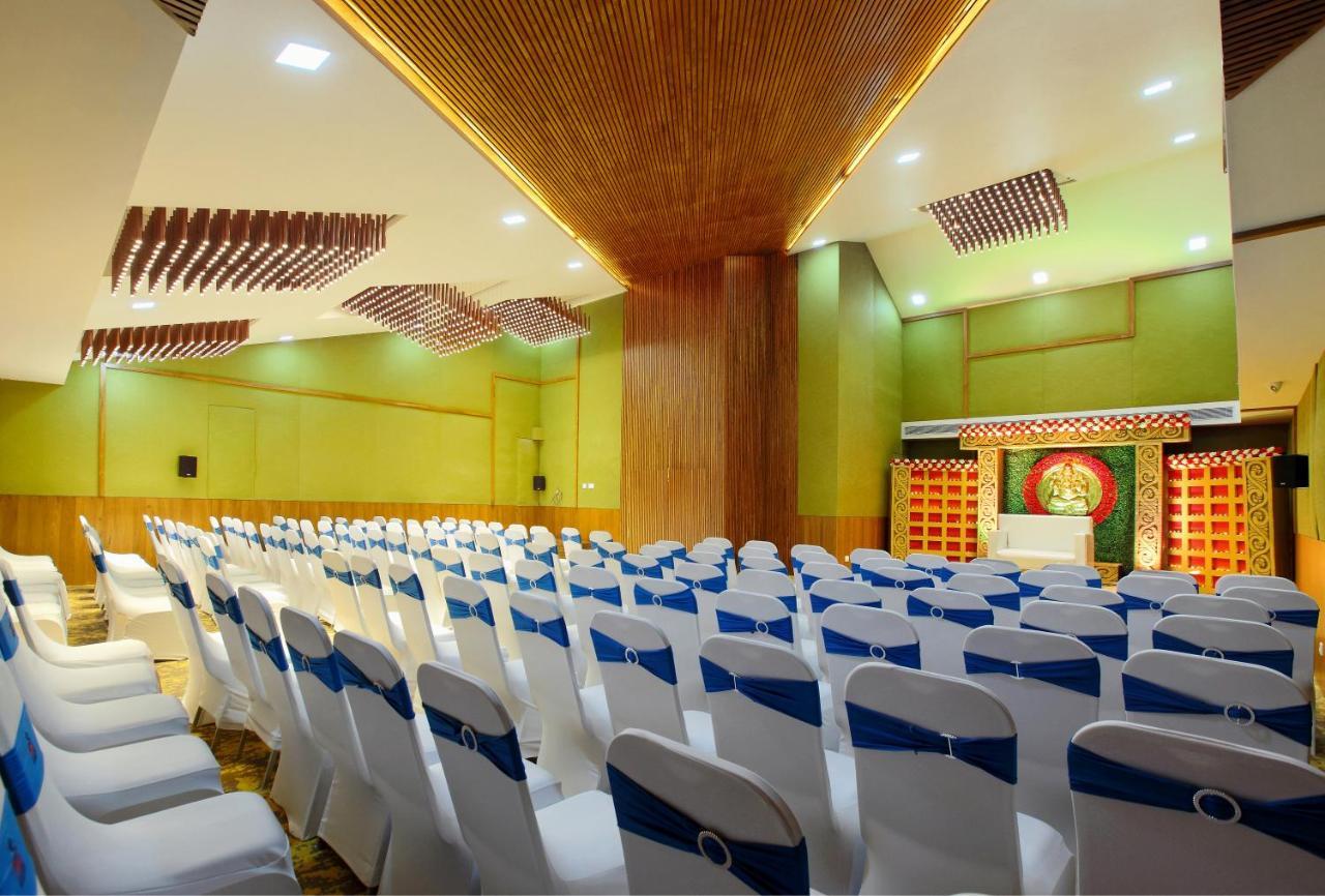 Harivaram Yuga Guruvāyūr Buitenkant foto
