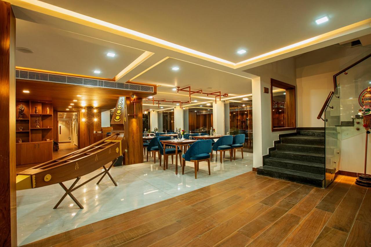 Harivaram Yuga Guruvāyūr Buitenkant foto
