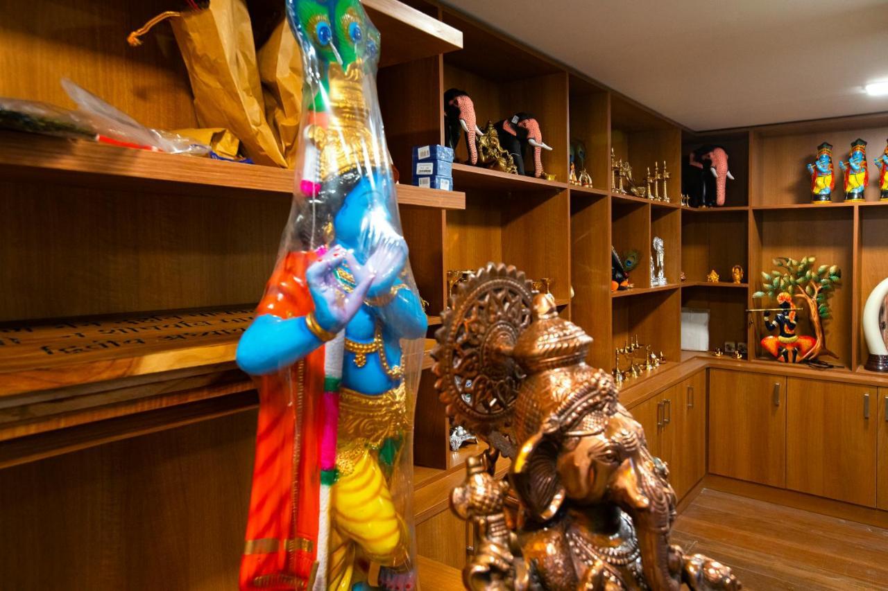 Harivaram Yuga Guruvāyūr Buitenkant foto
